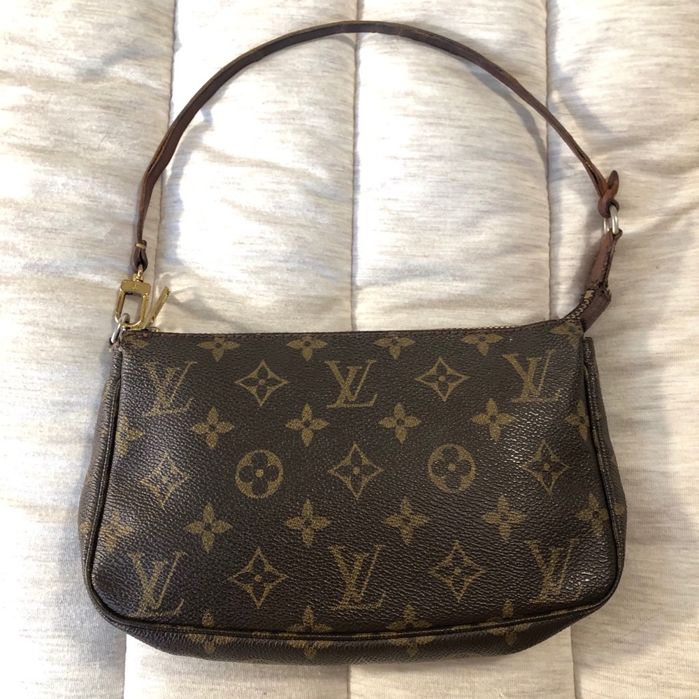 💯Louis Vuitton Monogram Pochette